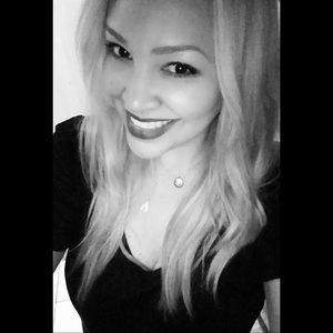 Meet your Posher, Ileana